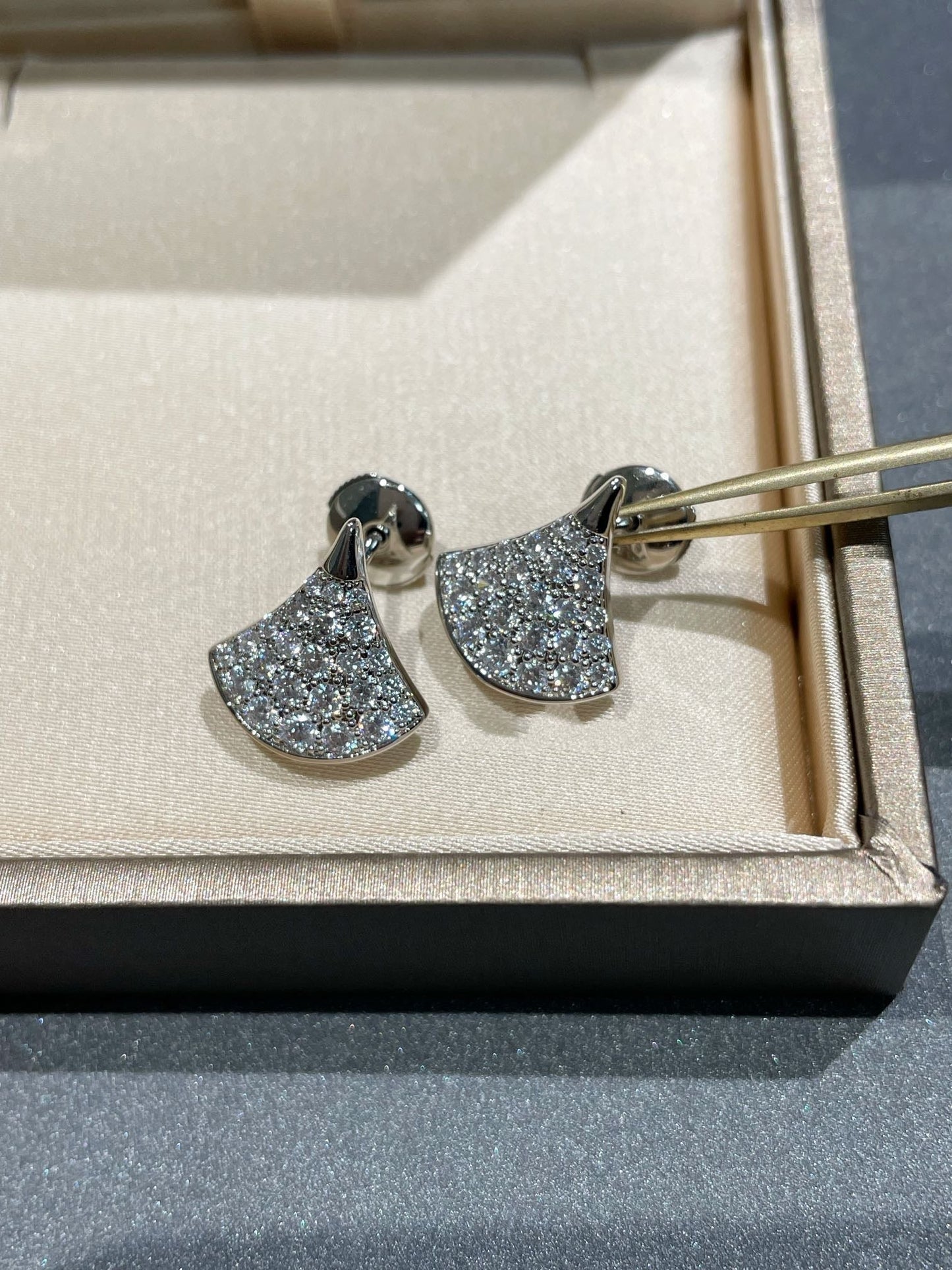 Bvlgari Dream Stud Earrings Cubic Zirconia - 11424