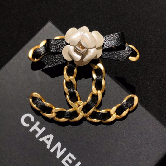 Chanel Brooch Gold 158839