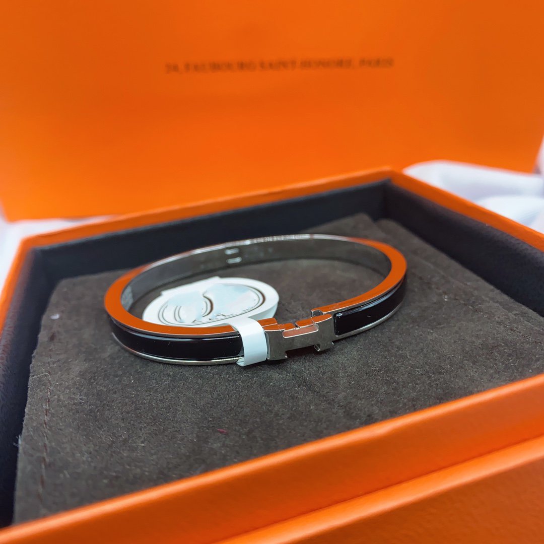 Hermes Classic HM Clic Black 8MM Enamel Bracelet